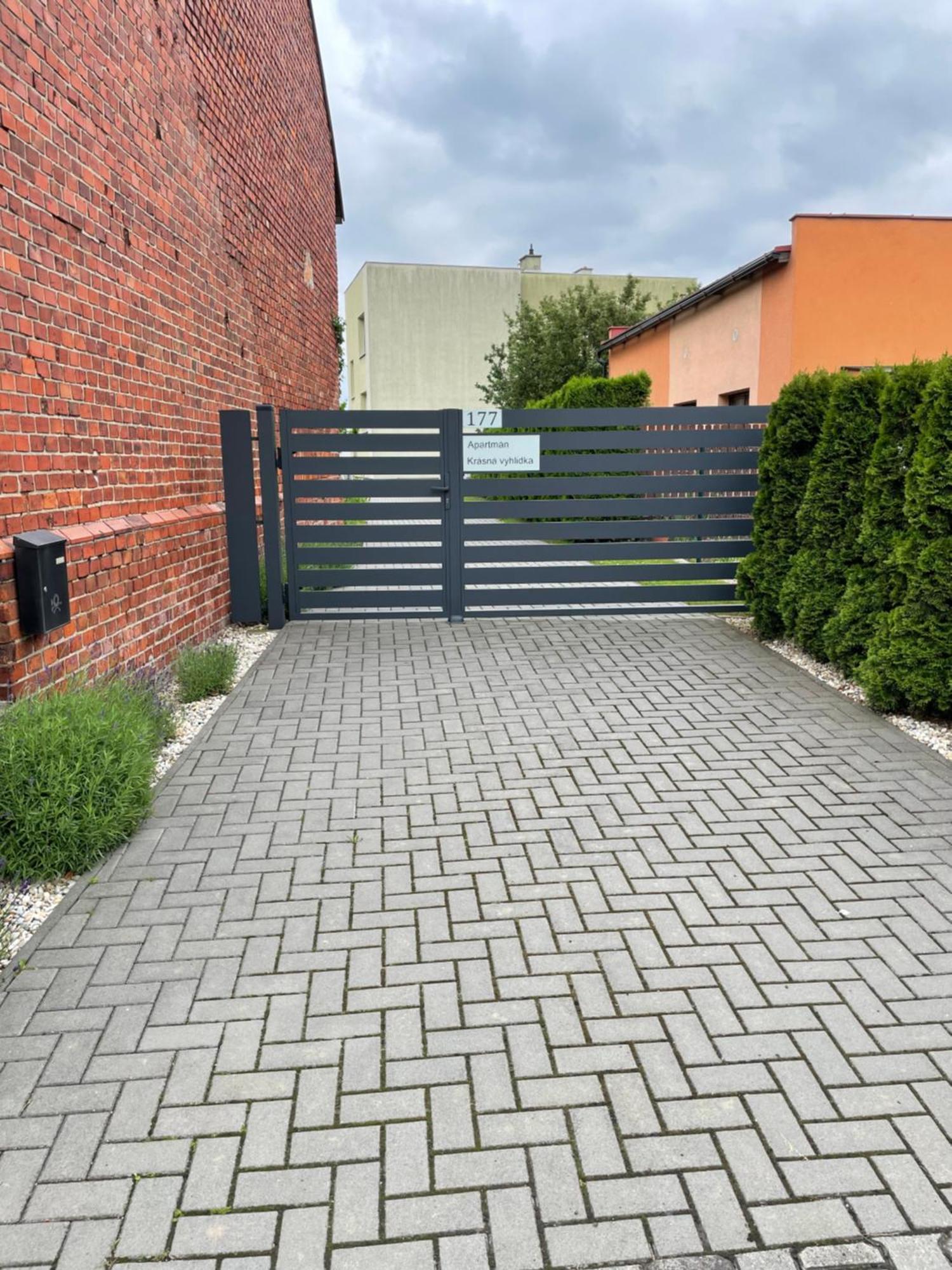 Apartman Krasna Vyhlidka Dolni Benesov Bagian luar foto